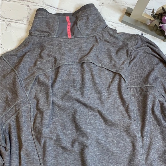 *SOLD* Lululemon 1/4 zip Grey Pace Pusher Pullover - Picture 10 of 12